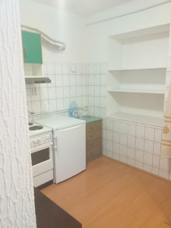 Hostel Corner 021 โนวีซาด ภายนอก รูปภาพ